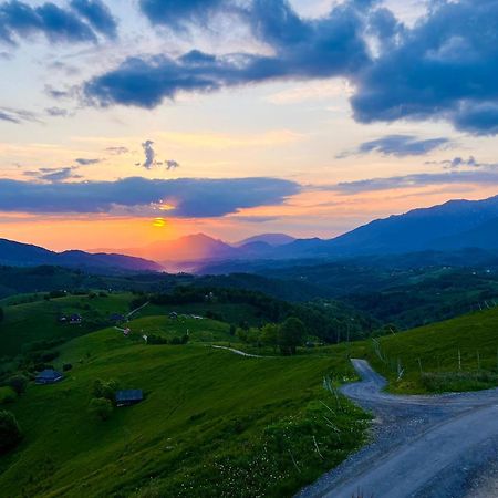 Pensiunea Soarelui Фундата Экстерьер фото